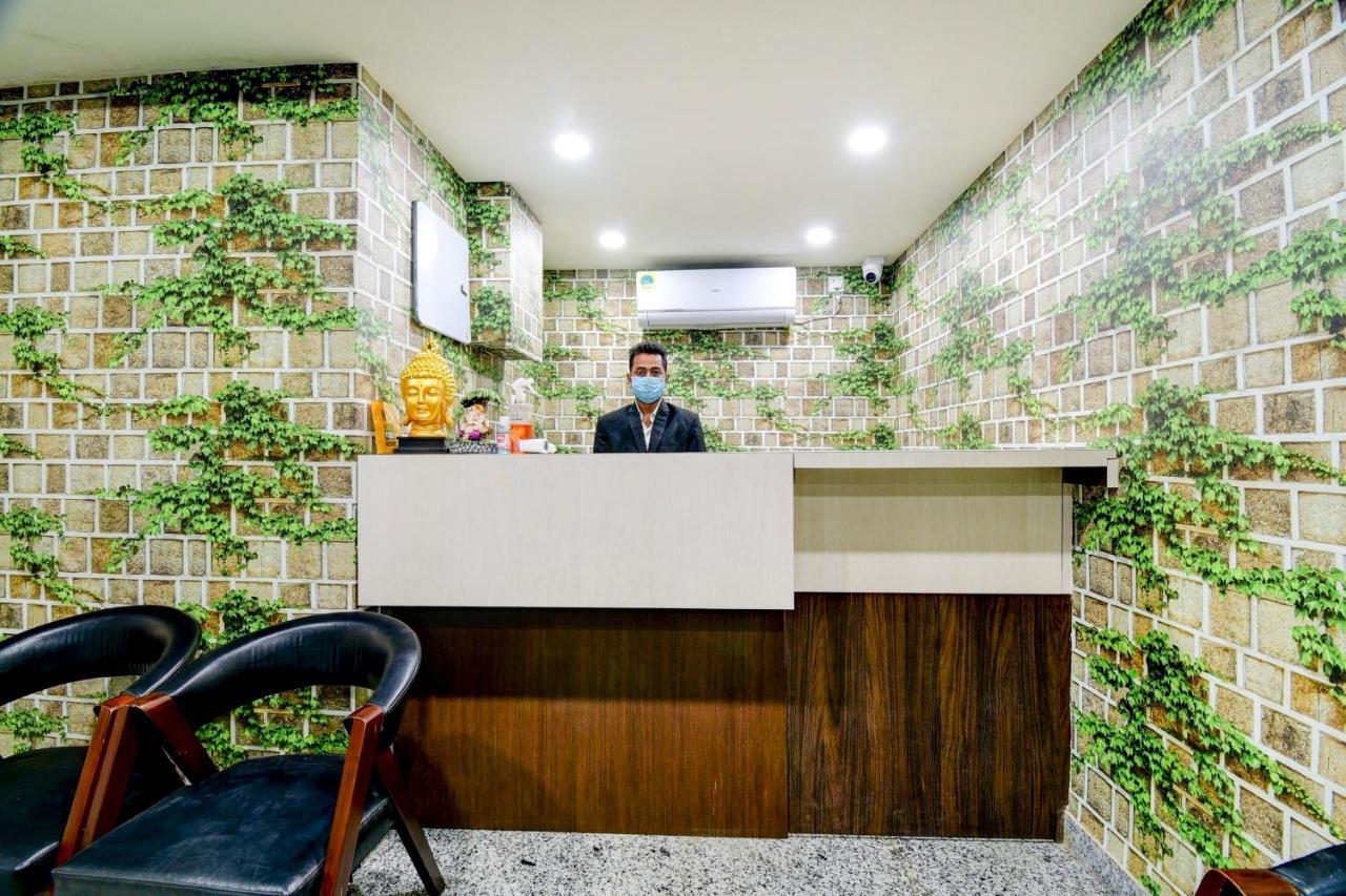 Collection O 73981 Imperial Inn Guwahati Bagian luar foto