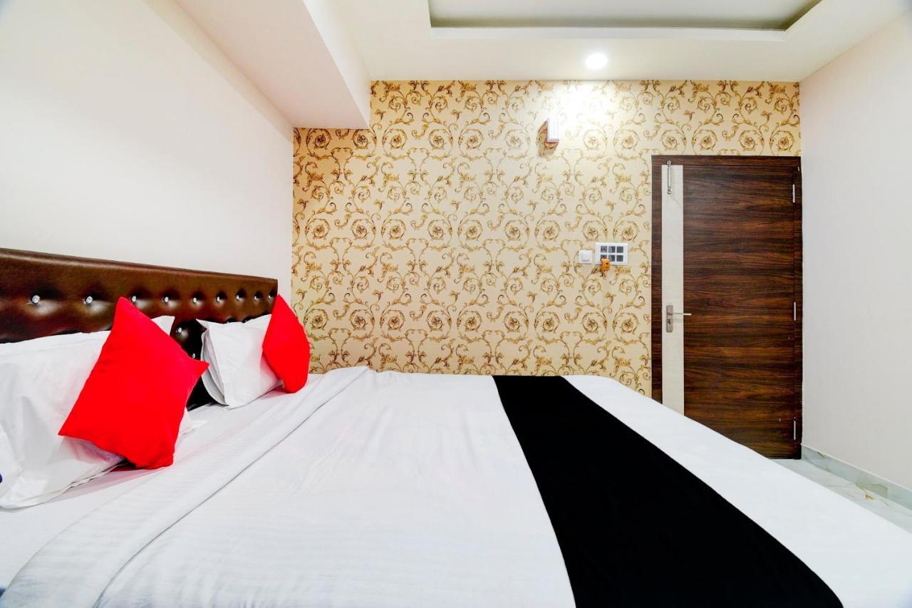 Collection O 73981 Imperial Inn Guwahati Bagian luar foto