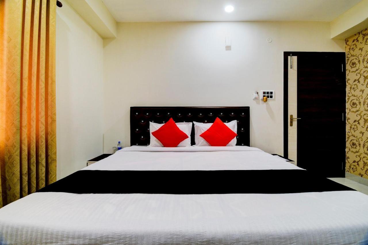 Collection O 73981 Imperial Inn Guwahati Bagian luar foto