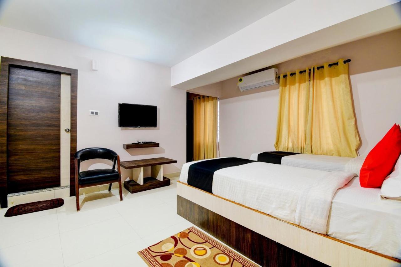 Collection O 73981 Imperial Inn Guwahati Bagian luar foto