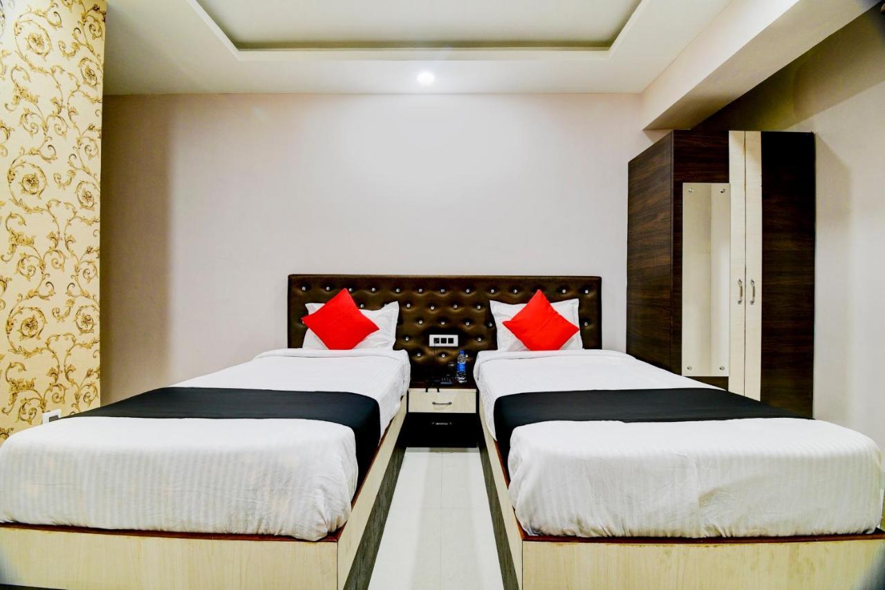 Collection O 73981 Imperial Inn Guwahati Bagian luar foto