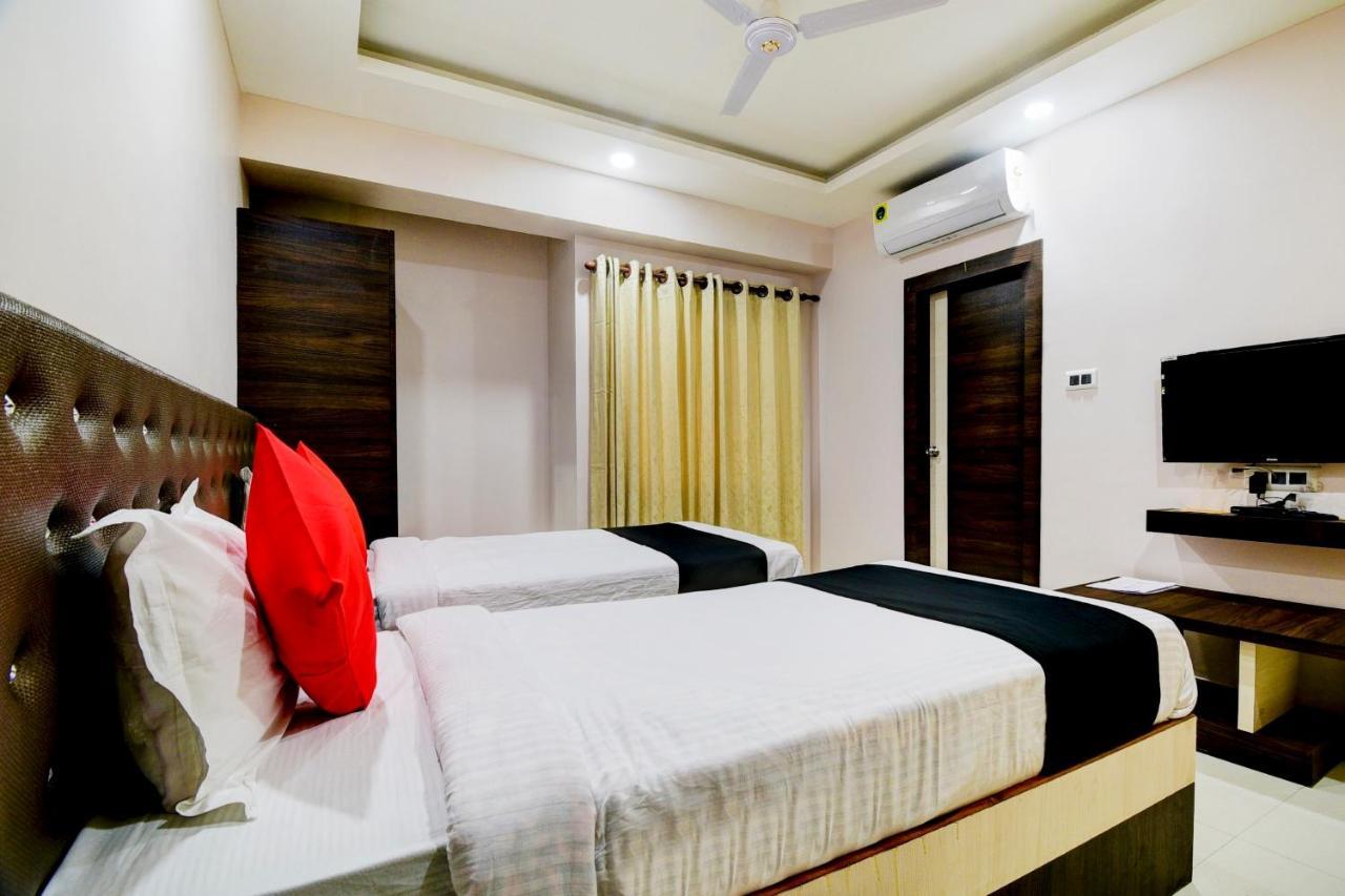 Collection O 73981 Imperial Inn Guwahati Bagian luar foto